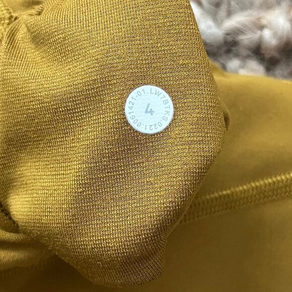 Lululemon Align Short 8" Gold Spice Size 4 Nulu Yoga Biker Shorts EUC - Picture 6 of 7